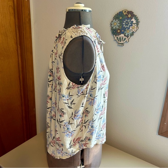 Studio B sleeveless blouse - Picture 3 of 7